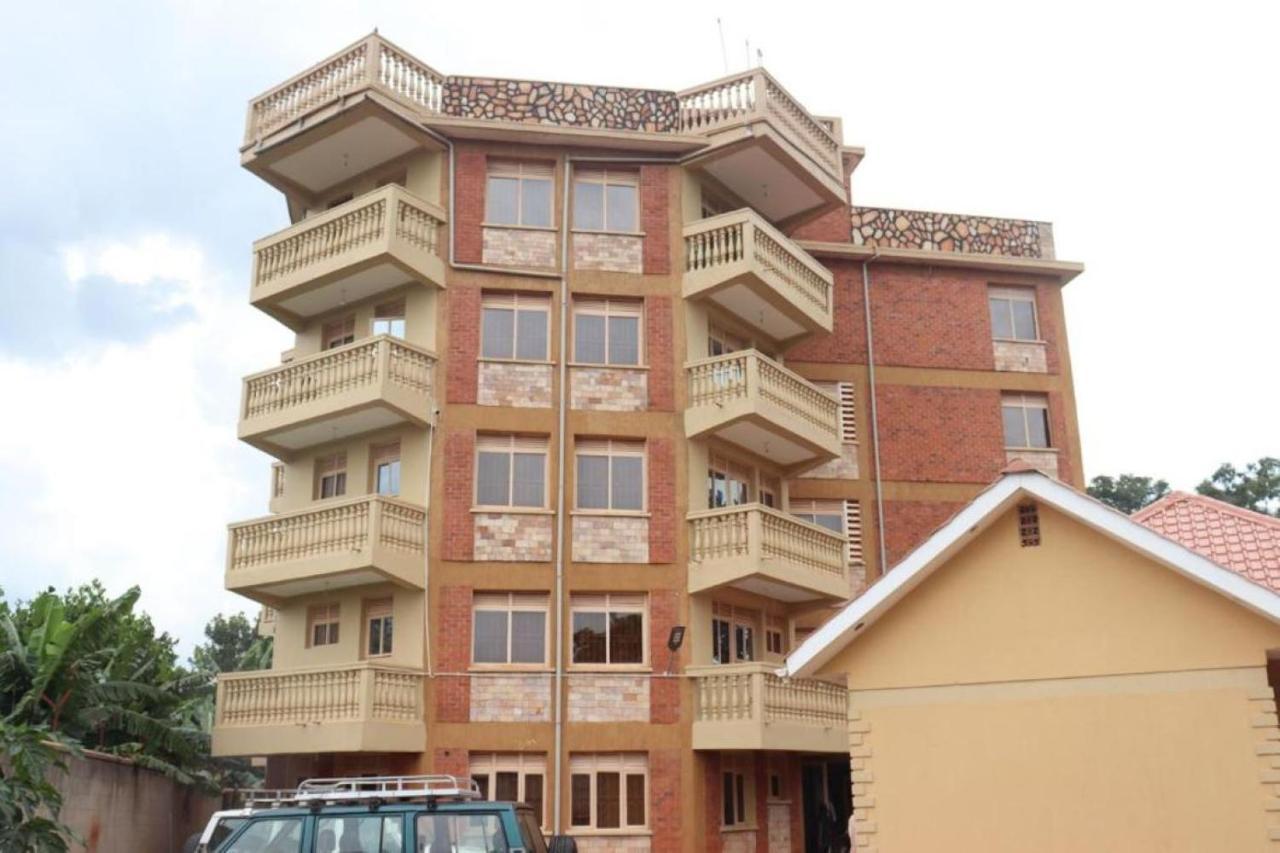 Jusvero Motel Джинджа Экстерьер фото